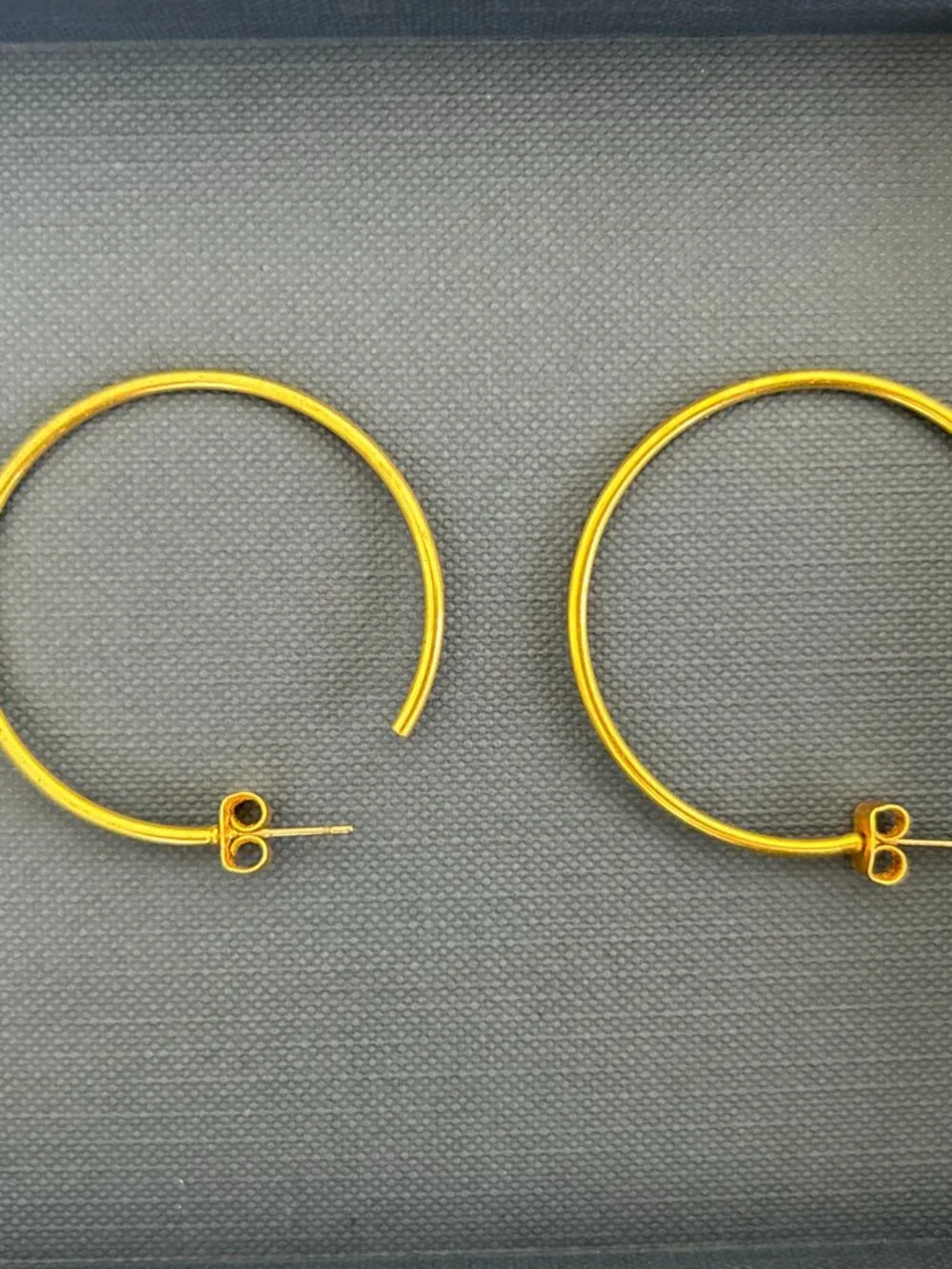 Madewell Hoop Earrings - Picture 3 of 4